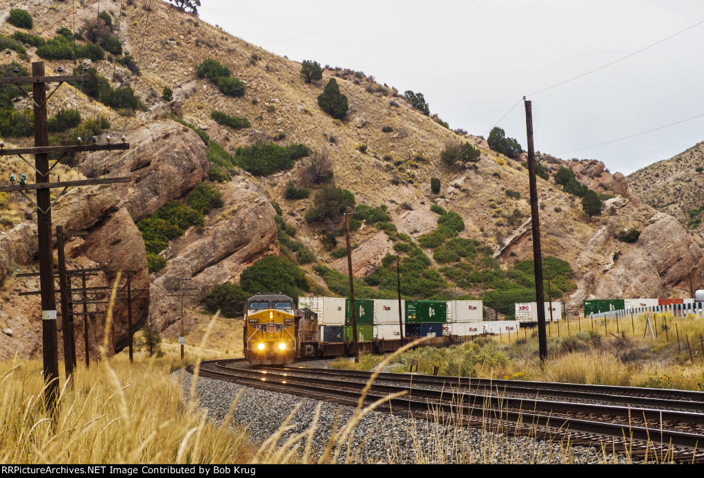 UP 6831 leada WB stacks down Echo Canyon